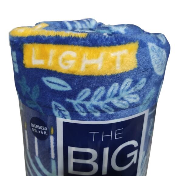 The Big One Oversized Hanukkah Supersoft Plush Throw - Picture 5 of 6